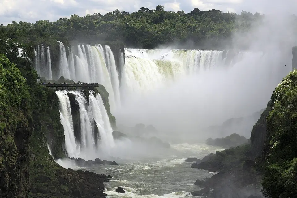 Iguazú Falls seen from the Argentine Lower Circuit
